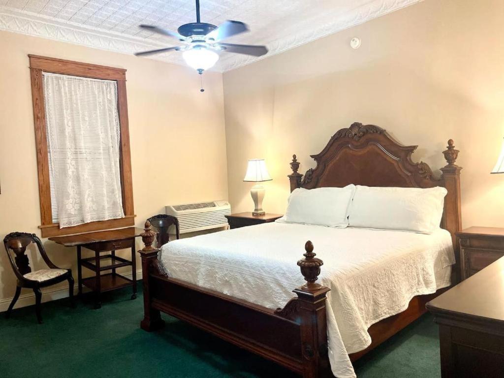 The Eastland Historic Hotel- Imperial Room エクステリア 写真